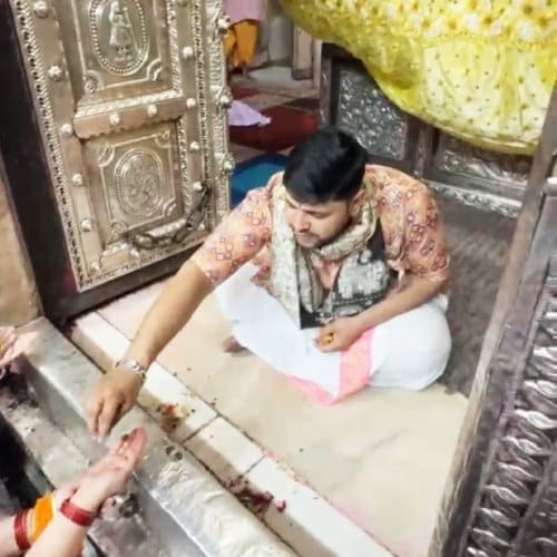 इत्र सेवा मनोरथ